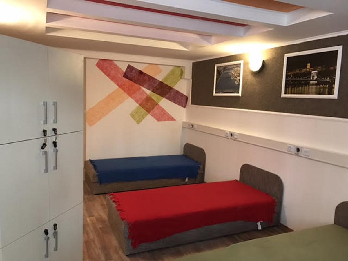 Opera Hostel Budapest Luaran gambar