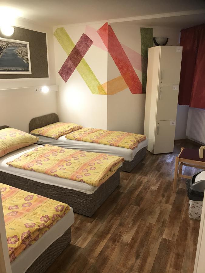 Opera Hostel Budapest Luaran gambar