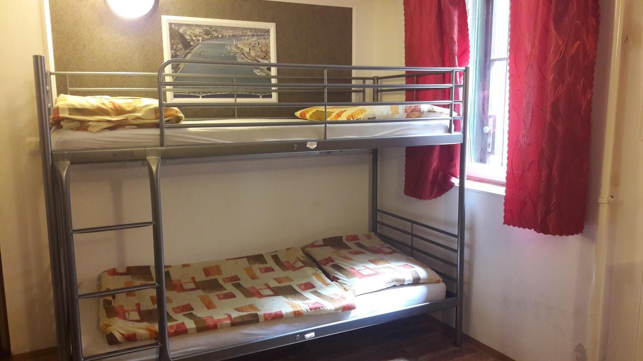 Opera Hostel Budapest Luaran gambar