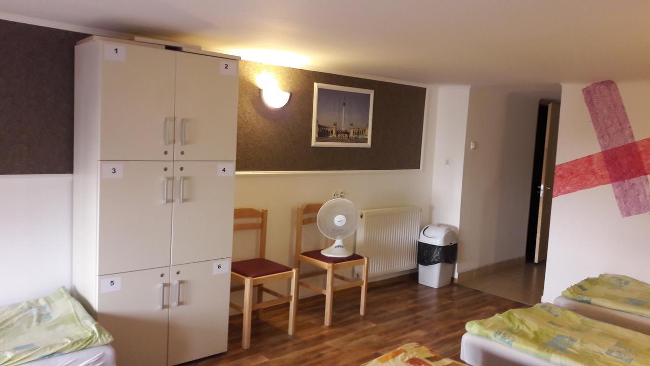Opera Hostel Budapest Luaran gambar