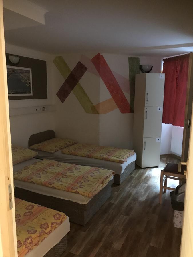 Opera Hostel Budapest Luaran gambar