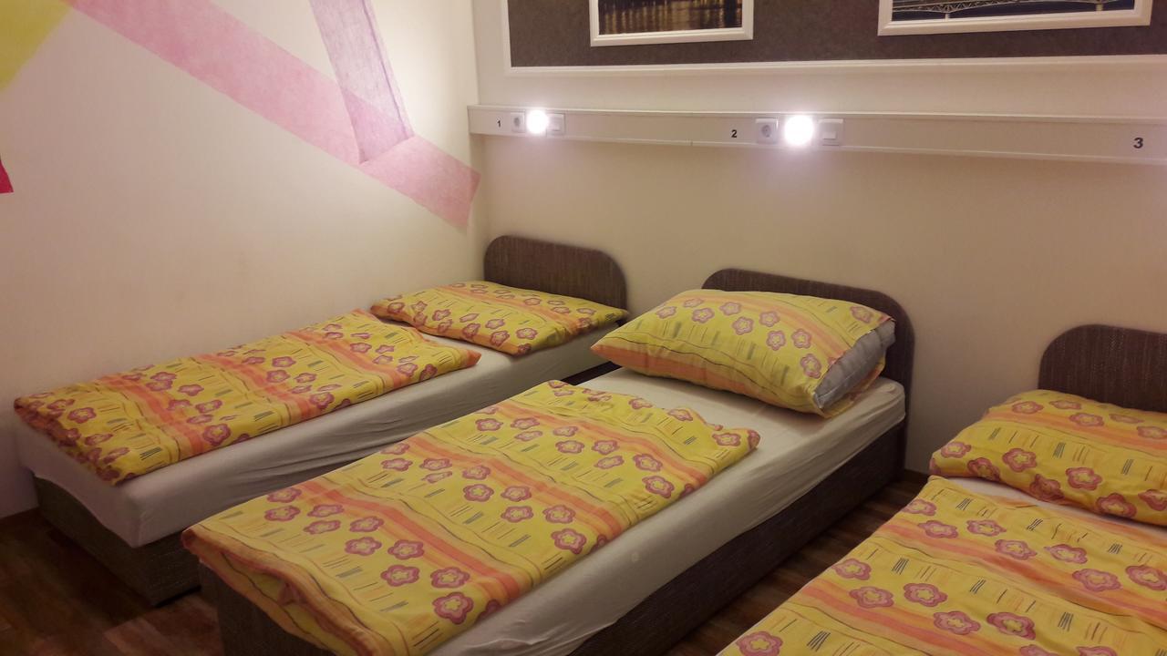 Opera Hostel Budapest Luaran gambar