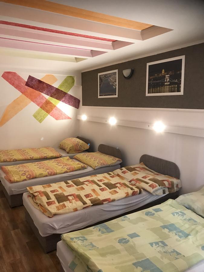 Opera Hostel Budapest Luaran gambar
